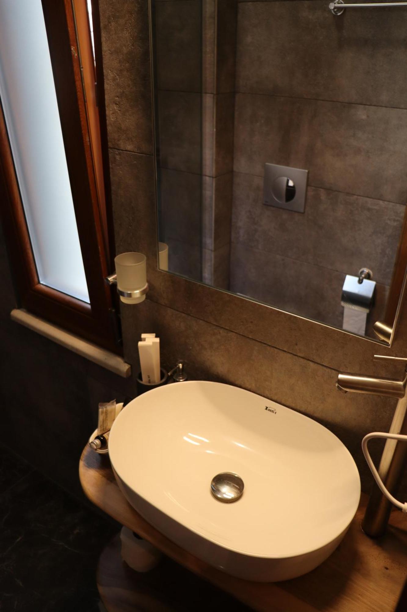 Velar Hotel Boutique Korce Phòng bức ảnh