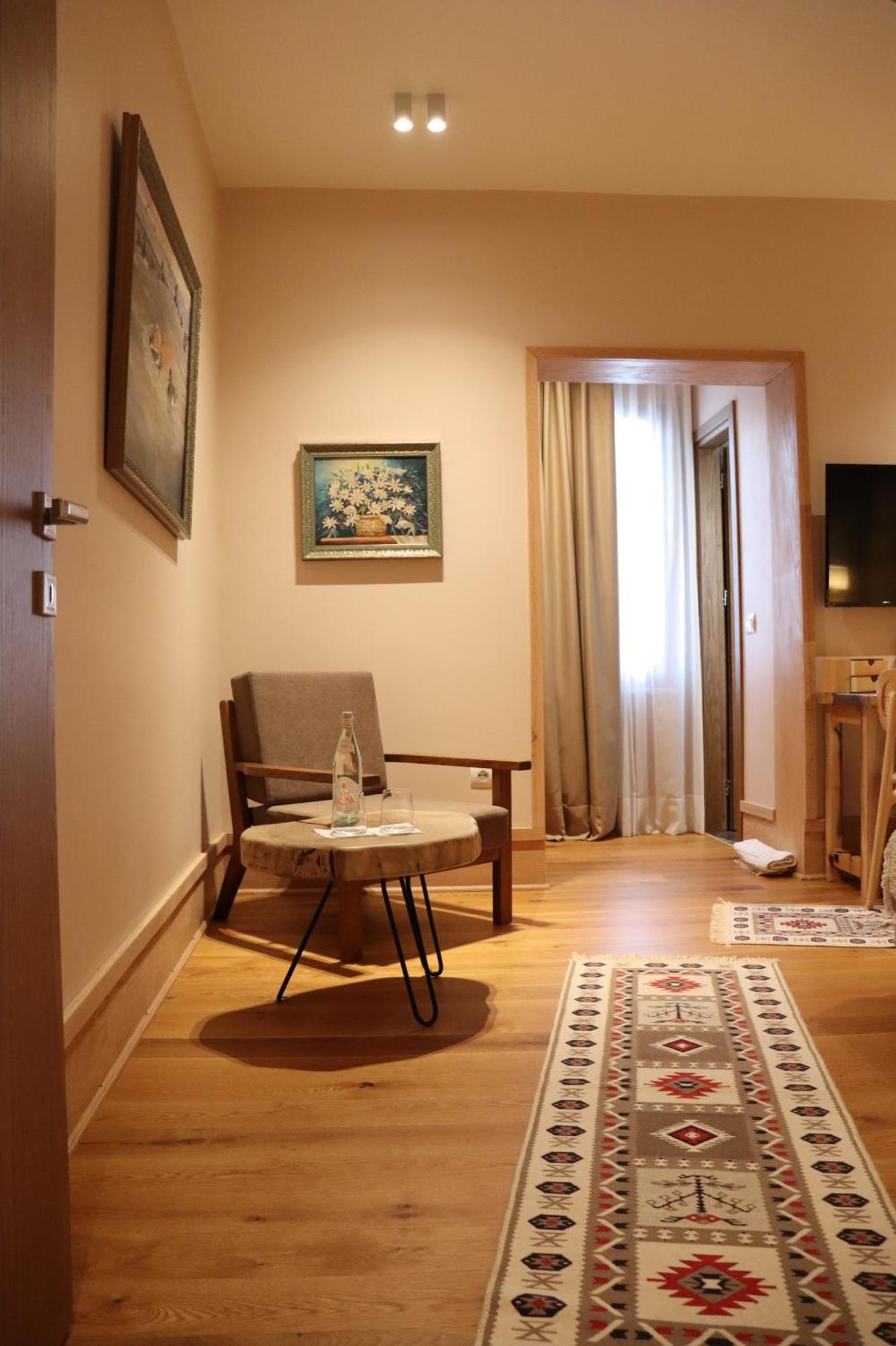 Velar Hotel Boutique Korce Phòng bức ảnh